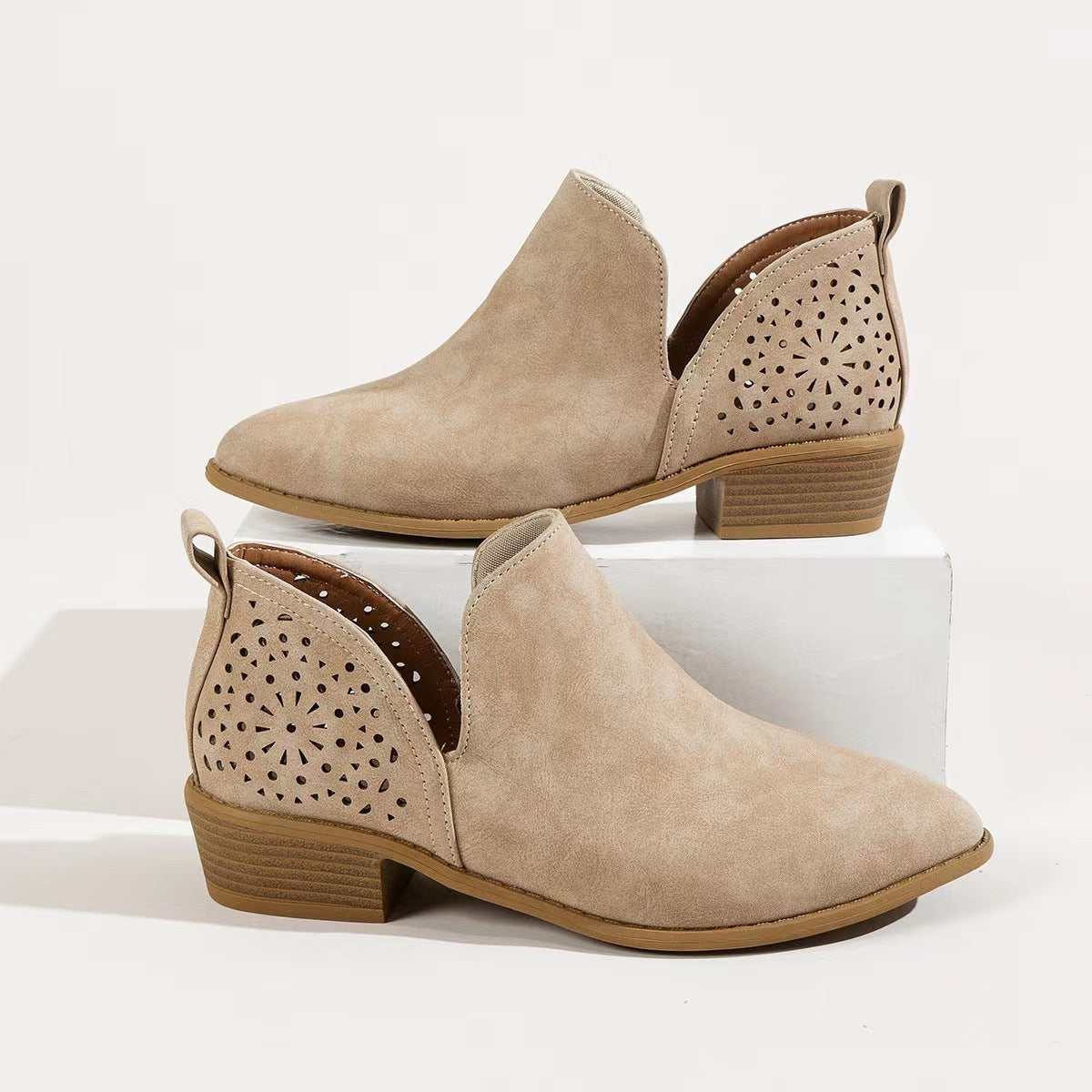 Laurence | Bottines Western Femme à Petit Talon avec Découpe en V, Style Casual